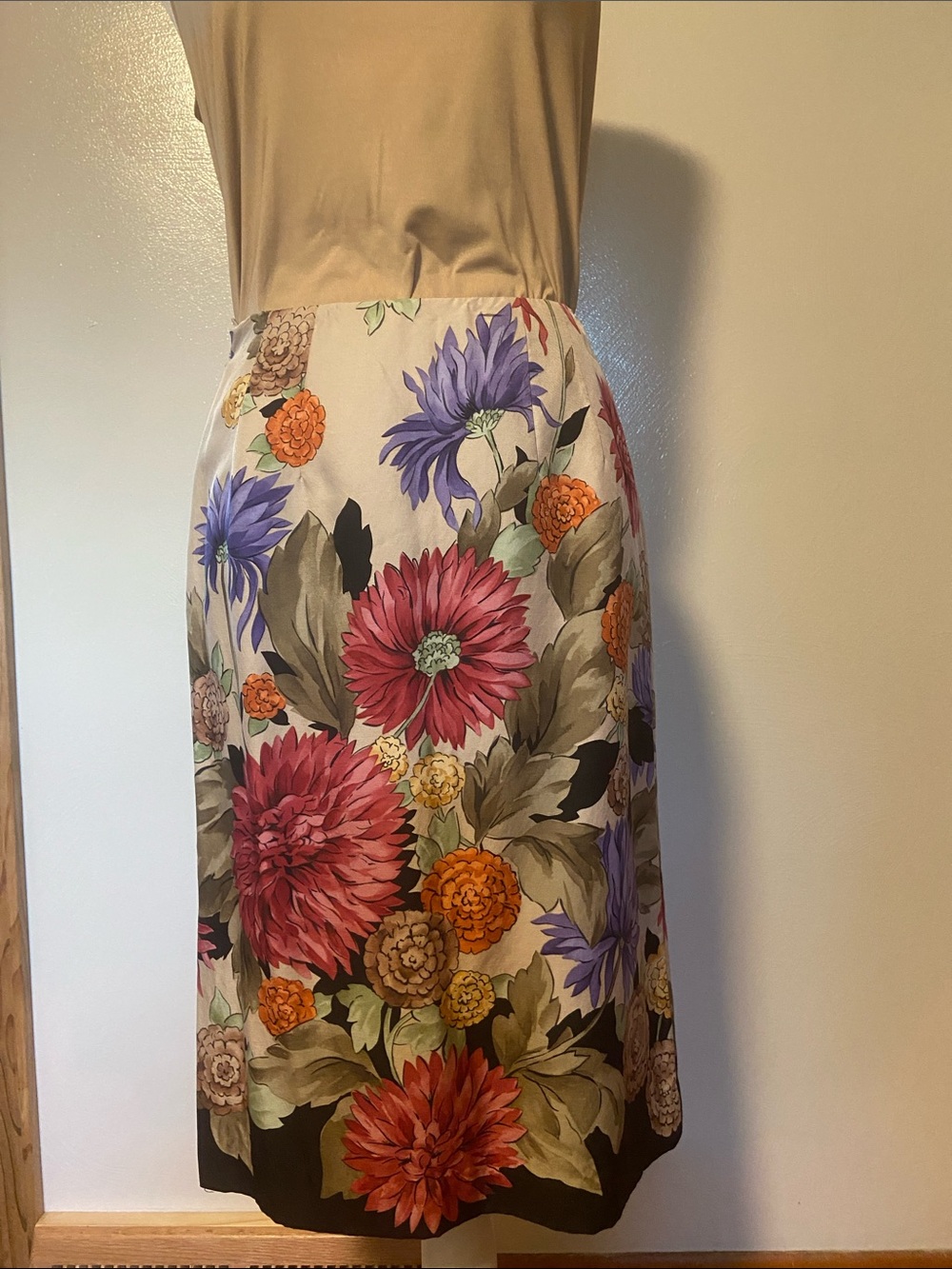 TALBOTS Vintage Floral Skirt Size 4 Silk/Wool Blend